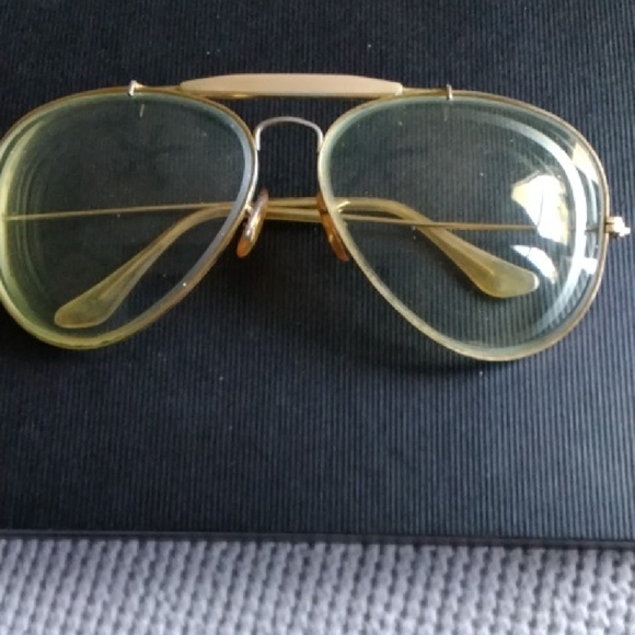 Vintage Other - Vintage Gold Aviator glasses
